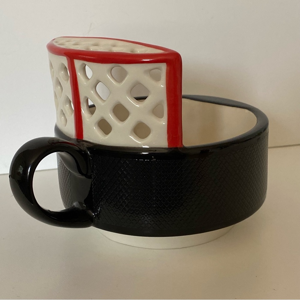 Hockey Soup Bowl Mug Puck Goal Net Large Ceramic EUC Maxis Creations Sports 5”